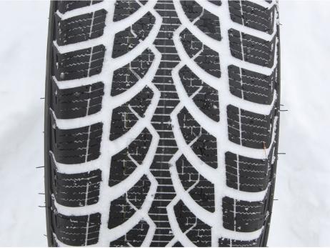 Bridgestone Blizzak LM-32